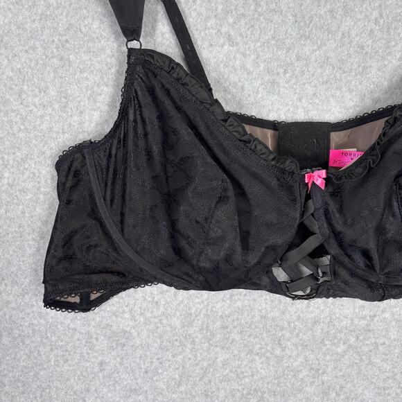 Torrid Betsey Johnson Bra 6 Black Lace Up Ruffle Pink Bow Underwire Soft Cups - Picture 2 of 11
